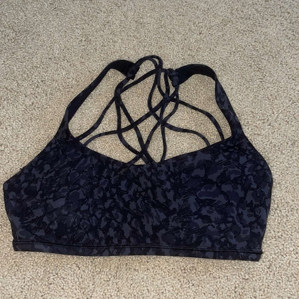 Lululemon Free to Be Bra